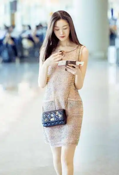 原创宋轶的独有时尚体重不到90斤筷子腿也可以很女神