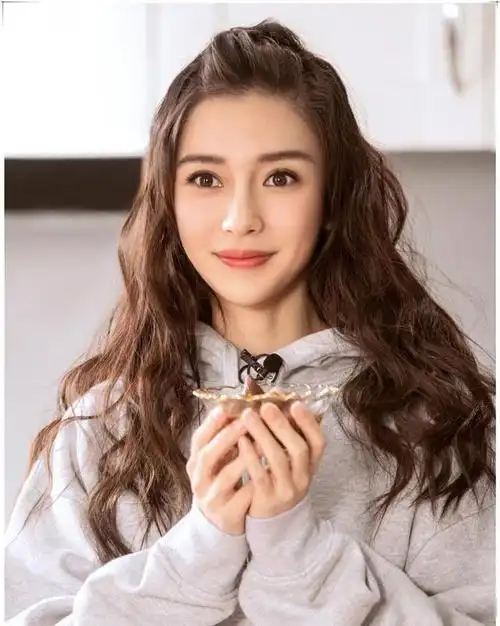 杨幂对比杨颖,一个口碑稳定上涨,一个黑红不断,你更喜欢谁?