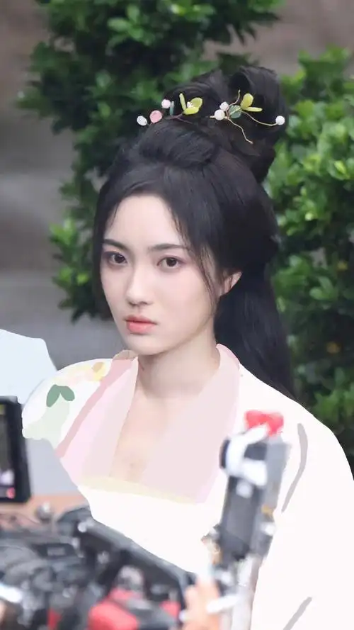 赵嘉敏拍摄古装剧乐游原的造型