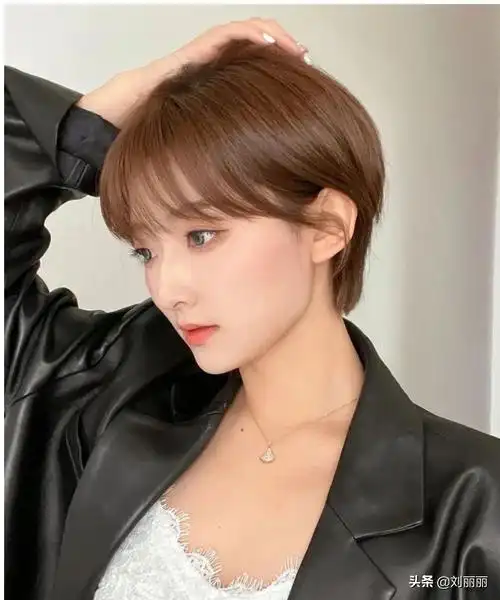 头发剪短之后自然而然就可以减少掉发的烦恼,但短发的款式那么多,到底