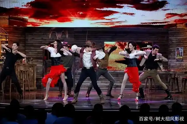 小品尤为突出,在小品中有两个女演员特别抢眼,她们就是丁龙音和张洪艺