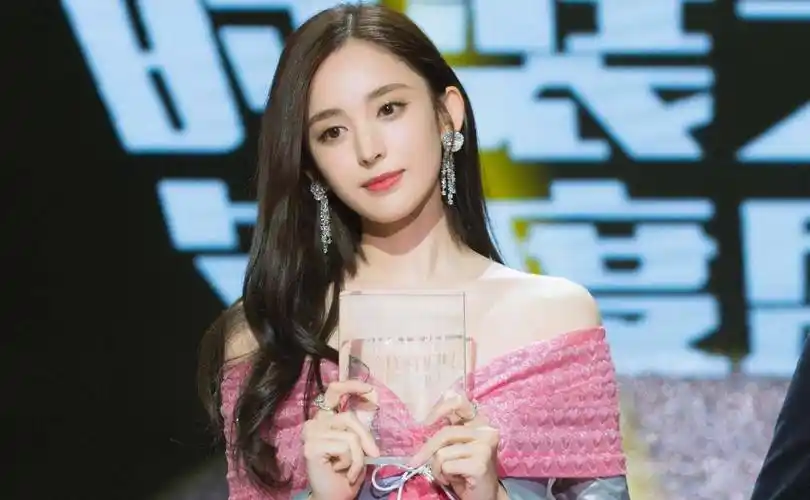 原创新疆三美颜值比拼迪丽热巴vs古力娜扎vs佟丽娅谁更好看