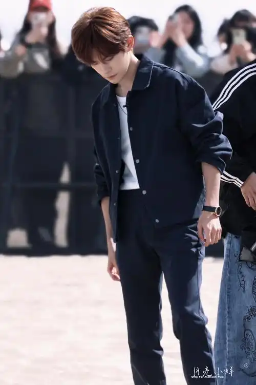 易烊千玺 阿玛尼##易烊千玺电影小小的我