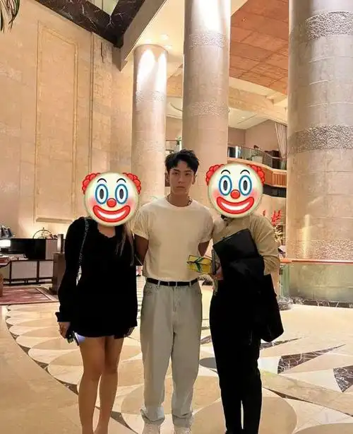 房祖名柯震东新加坡聚会两人再次同框惹争议王大陆陈柏霖也在