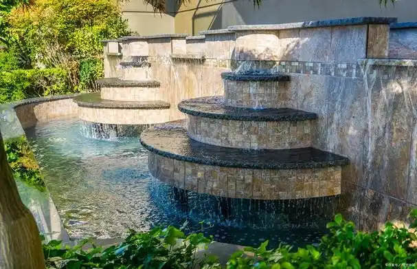 别墅庭院喷泉水景:创造一个绝妙的户外空间