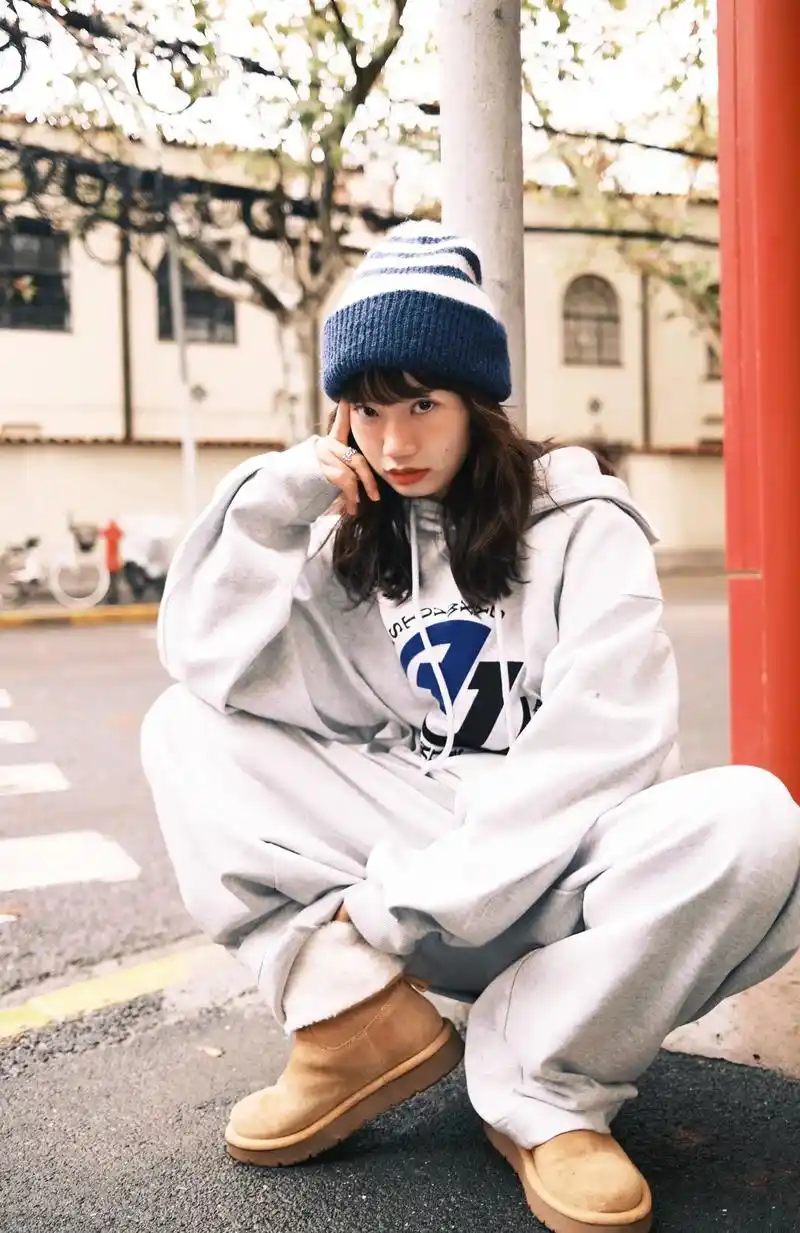 被我教育了两年男友成了街拍杂志高手