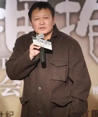 杨亚洲(中国内地男导演)_尚可名片