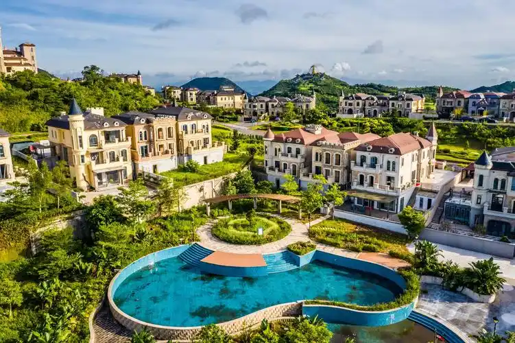 华侨城天麓莱茵庄园城堡别墅5房2厅超大院子包场