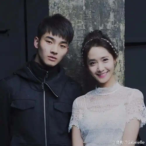 2015年_自拍合影_看图_林允儿吧_百度贴吧