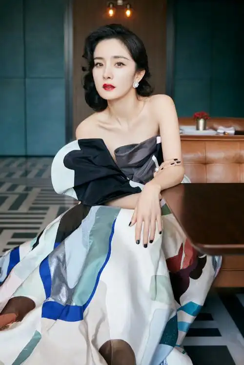 杨幂没有一顿火锅解决不了的事