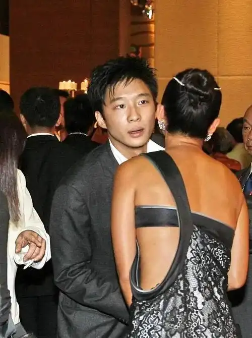 章子怡情路多磨前男友追债一纸协议错失豪门