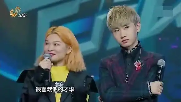 超强音浪:苏运莹见汪苏泷秒变害羞少女,脸颊泛红,不敢直视对方