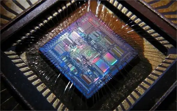 电子芯闻早报中国自主芯片逆袭vr很火热