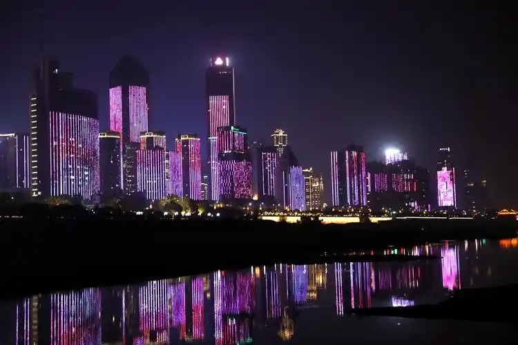 读图告别2021南昌元旦跨年灯光秀上演