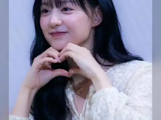 爱心比心!笑容超甜小姐姐#[爱心]