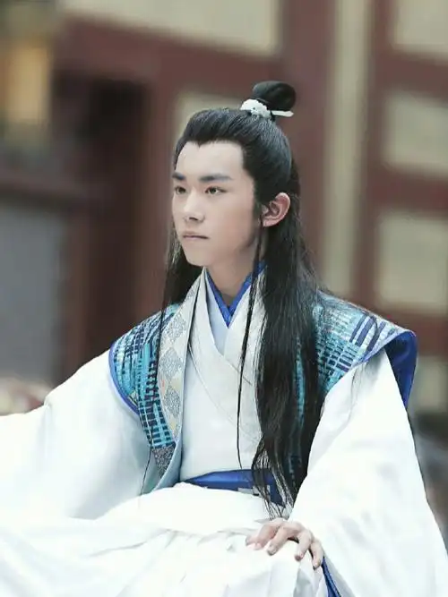 《离骚》,这首歌曲收藏量爆了,再看看剧易烊千玺剧照易烊千玺屈原少年