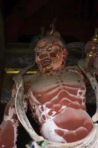 nio雕像(日光东照宫神社的和服佛像)640x1136分辨率下载