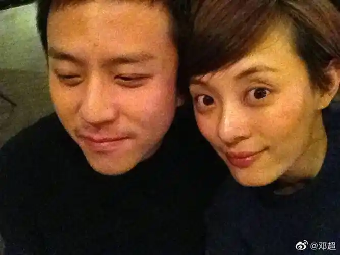 邓超分享与孙俪合照庆祝结婚十一周年 两人越来越有夫妻相_一家人
