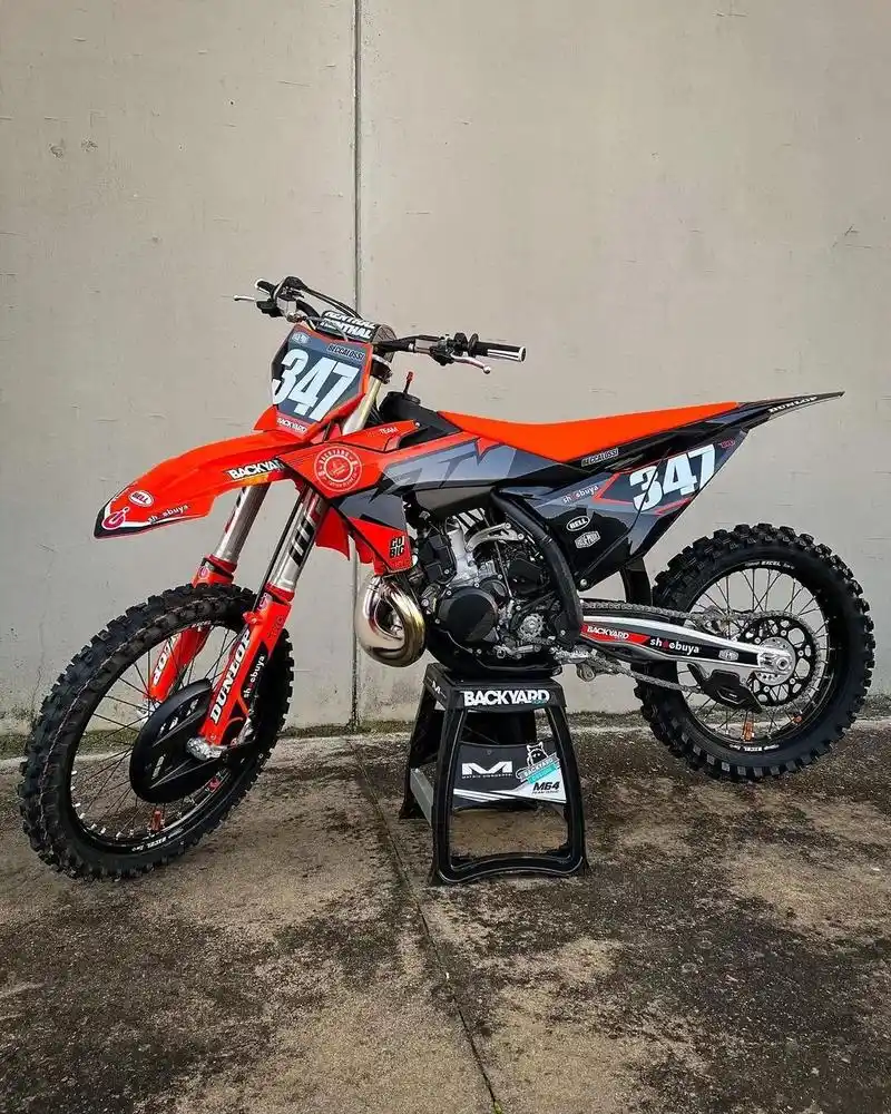 越野摩托车#ktm#机车壁纸#帅就完事了 #分享一张你相册 - 抖音