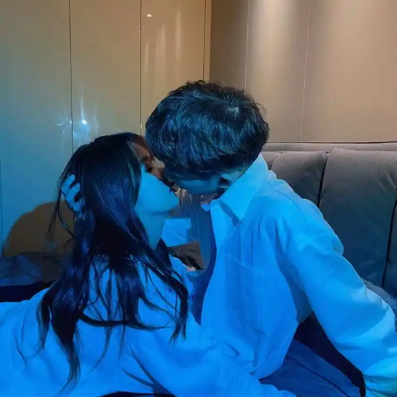 情侣头像 艾特你cp来换,没cp的兄弟姐妹们,咱们一起孤寡 - 抖音