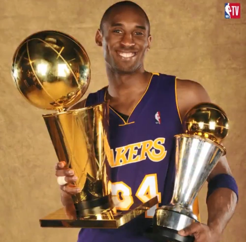 原创24图看尽科比职业生涯nba官方催泪回忆曼巴42岁生日快乐