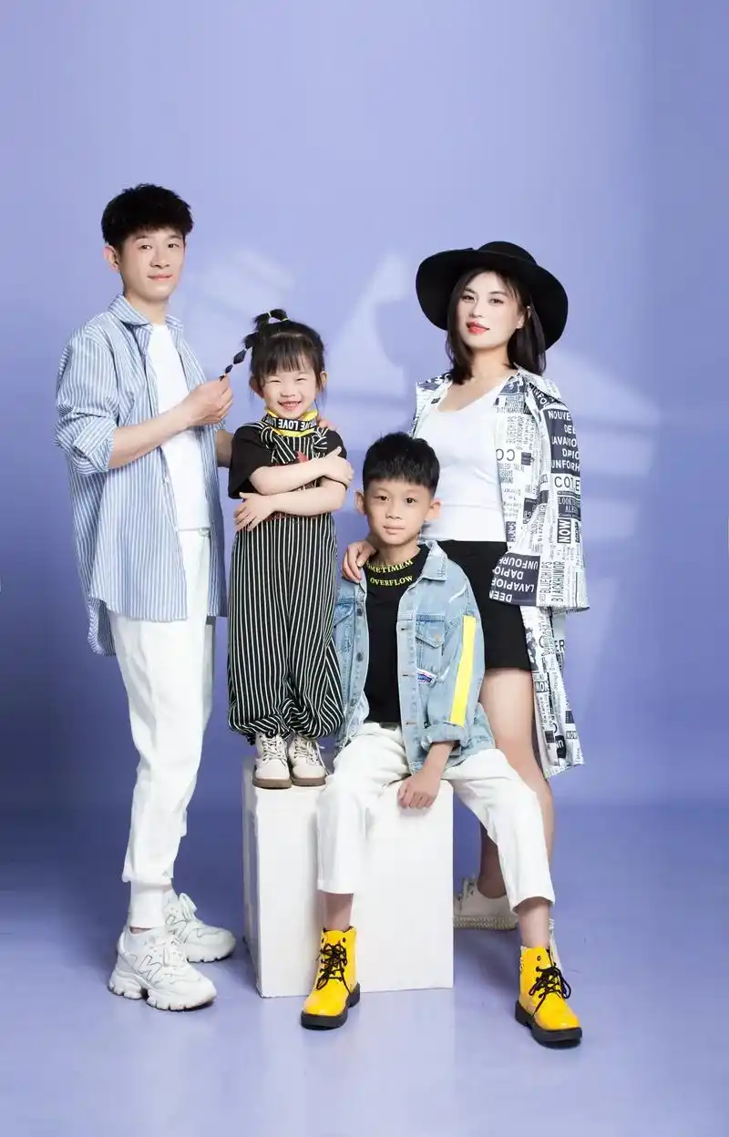 全家福写真艺术照 #我的皮夹克和小棉袄 - 抖音