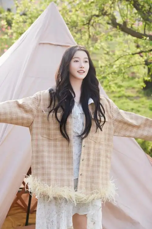 姜贞羽超话春风和煦,桃气清新～姜姜@姜贞羽-aisling春日"桃"气plog一