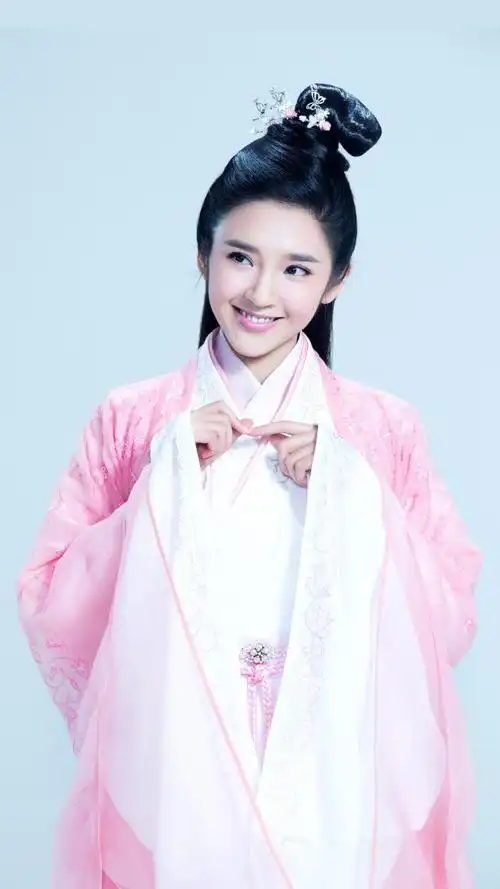 唐艺昕精美壁纸:古装在她的笑容下,显得那么完美!
