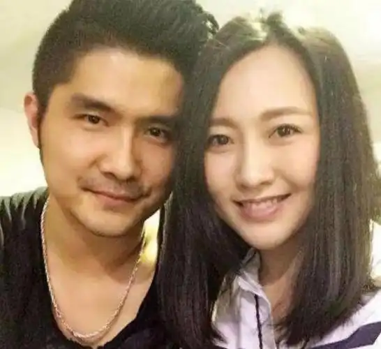 巩汉林,郭达,蔡明等演艺圈前辈,都前往婚礼见证两位新人了幸福时刻.