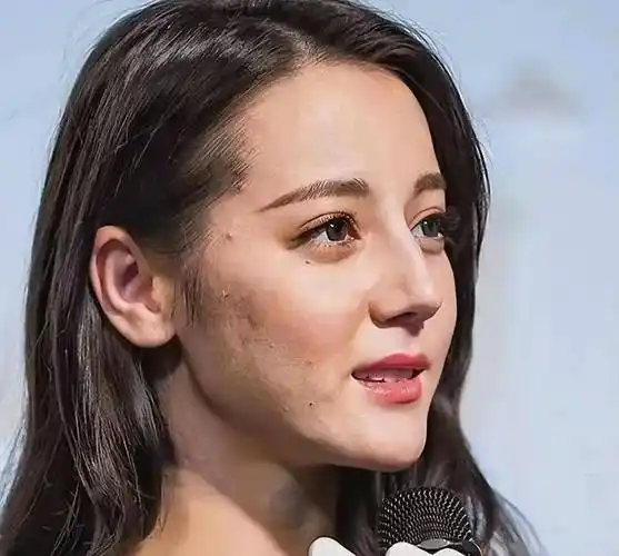 精修是女神,生图却令人尴尬,5位女星的未修生图成最大"照骗"_虞书欣