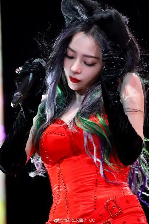 张靓颖光2023巡回演唱会##张靓颖红狼女