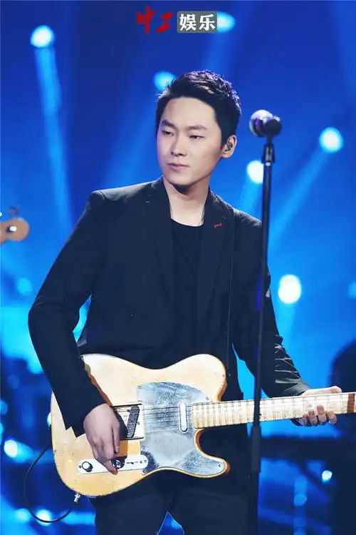 五年磨一剑梁博歌手自带乐队唱响灵魂歌手