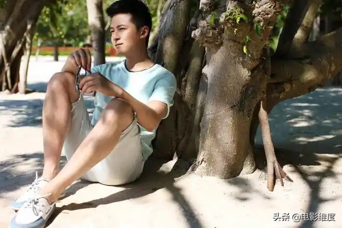 汤唯是朱雨辰的初恋女友,颜值和身材都在线,而且当初两人的感情特别好