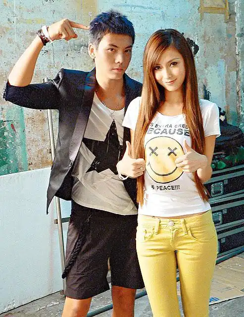 港媒曝陈伟霆死缠angelababy自荐做"跑男"