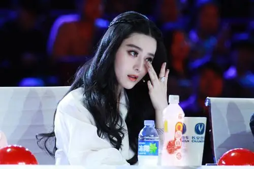 说范冰冰是花瓶,她扮村姑丑给你看!你可以看不惯她,却打不倒她