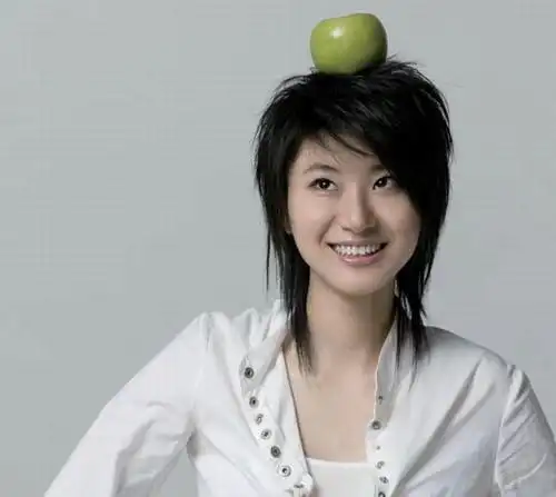 她被誉为"电音女王",因超女冠军出道,曾经又胖又丑如今成这样_尚雯婕