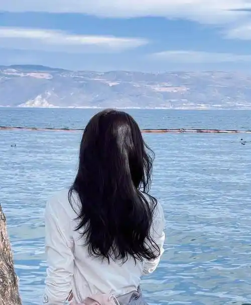 穿着外套搭配衬衫,换古装变成背影美人_衣服_女人_尼龙