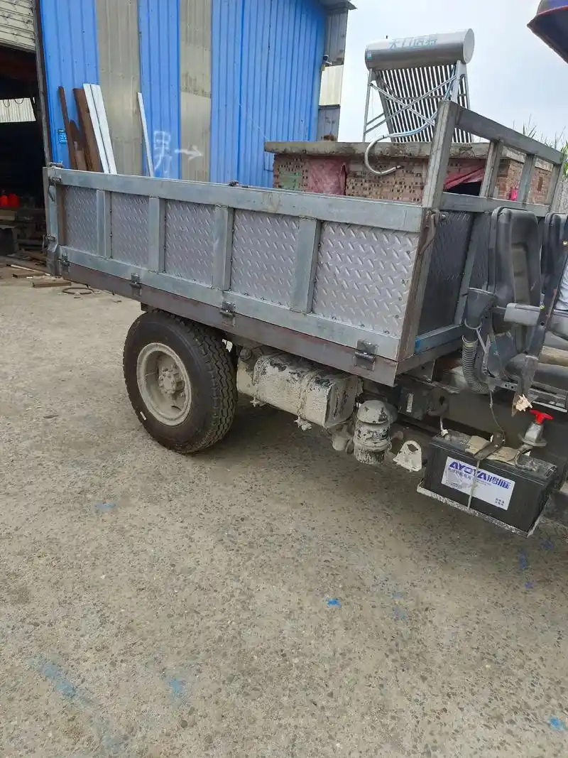 三轮改自卸,加工新的车厢#翻斗自卸车 #轻松解决搬运问题 - 抖音