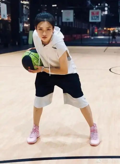 王义园身高:1633cm2017年虎扑路人王 武汉站2017年汉为体育botw单挑赛