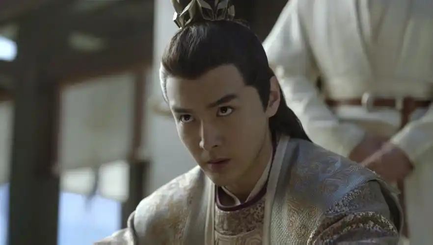 原创《庆余年》太子现"迷之微笑",鲁莽草包人设背后,城府之深难测