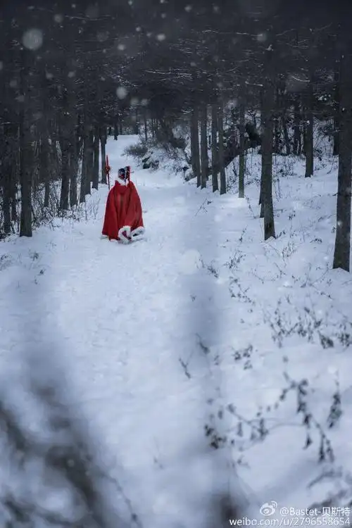 长枪独守大唐魂剑网3破虏军娘雪景cos赏