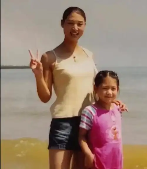 张雨霏六一儿童节被曝童年趣事5岁学游泳躲厕所|东京