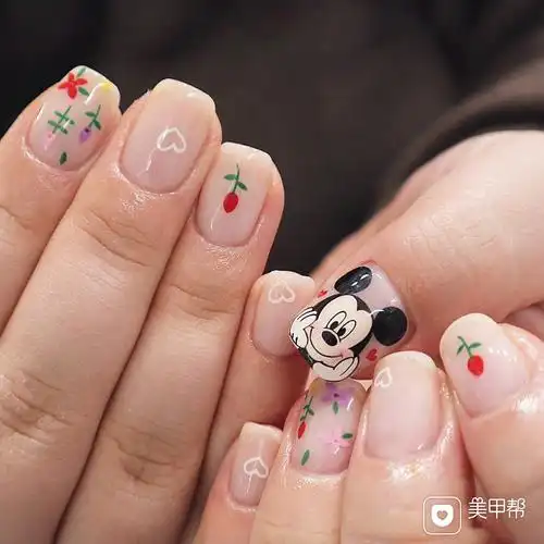 卡通可爱美甲图片