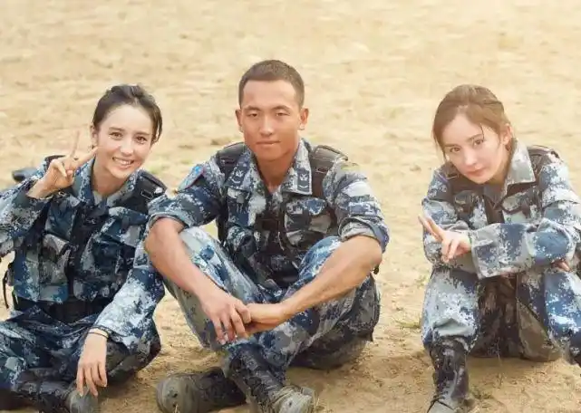 真正男子汉王威结婚,杨幂惊喜现身送祝福,网友:记忆被拉回16年|黄子韬