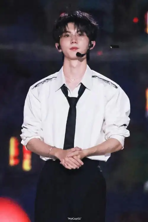 马嘉祺戴眼镜气质##青春芒果夜