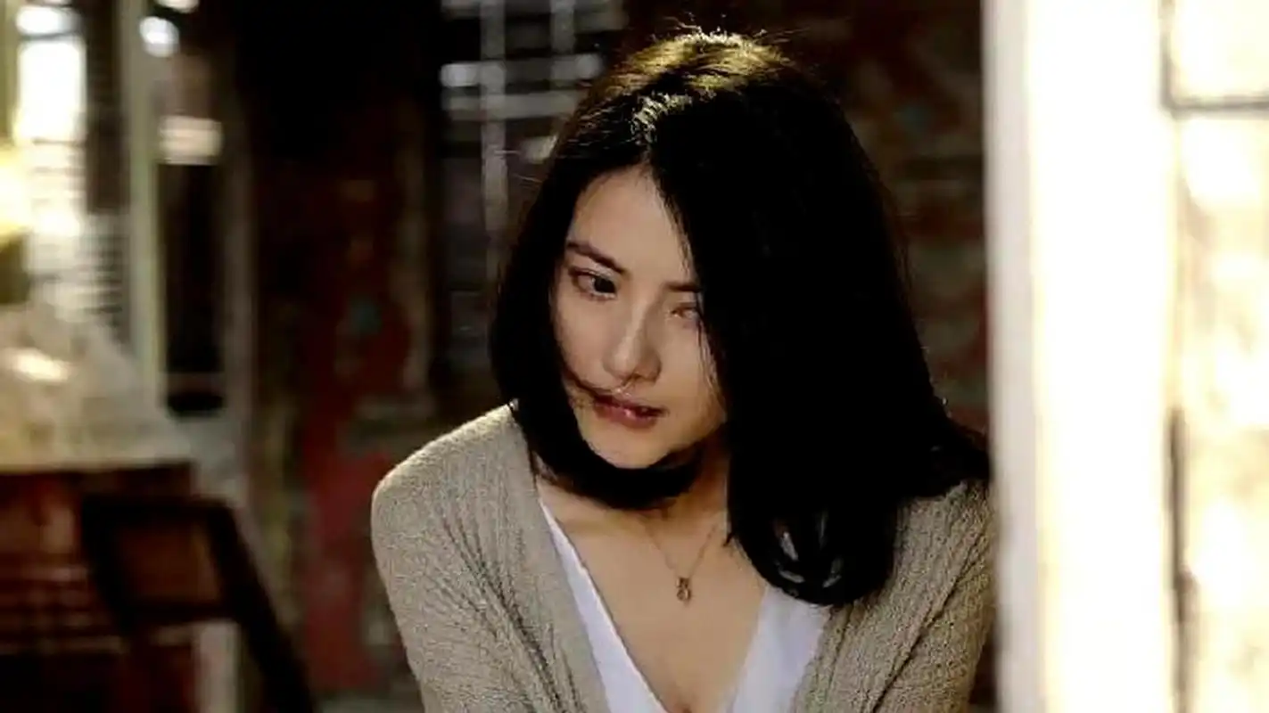 《搜索》剧照展现了高圆圆颜值的巅峰状态.