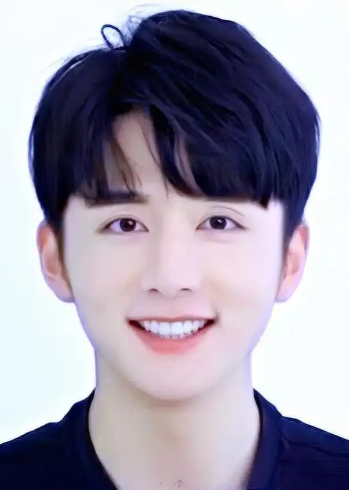 200602 快来围观连证件照都帅skr人的张新成 女心狙击手出击|发型