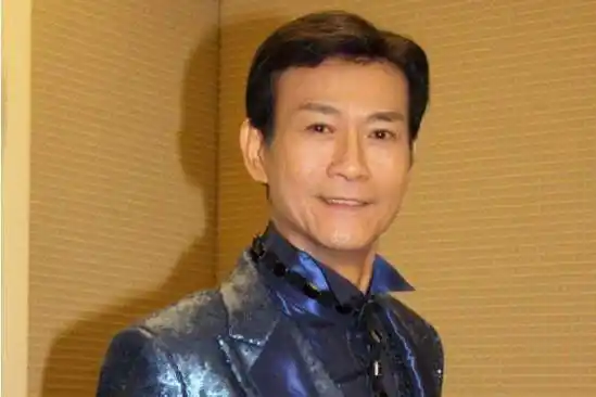 原创郑少秋的三妻四女同父不同命长女形同陌路二女继承上亿遗产