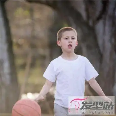 儿童发型男孩短发寸头酷炫小潮男制造高回头率