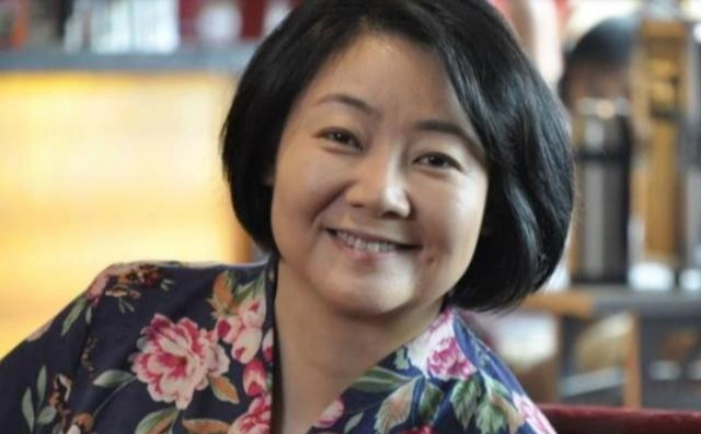 萨日娜被丈夫258元娶回家啃夫6年因长相被导演破口大骂